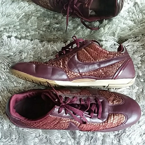 Nike Shoes - Nike SPRINT SISTER red oxide gold fish skin shoes